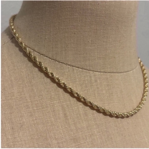 NWOT Kendra Scott Isabelle Necklace Kendra Scott Chain Necklace Gold - Picture 2 of 9